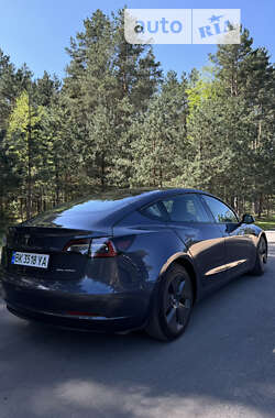 Седан Tesla Model 3 2022 в Рівному