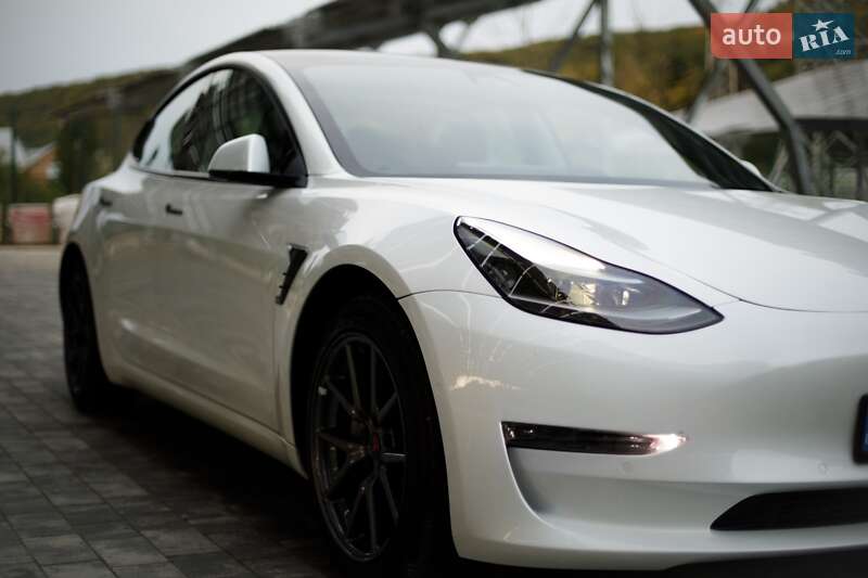 Tesla Model 3 2021