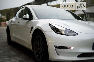 Седан Tesla Model 3 2021 в Львові