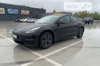 Седан Tesla Model 3 2021 в Киеве