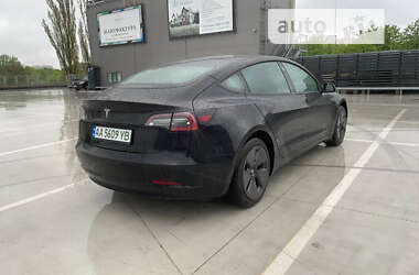 Седан Tesla Model 3 2021 в Киеве