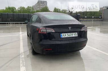 Седан Tesla Model 3 2021 в Киеве