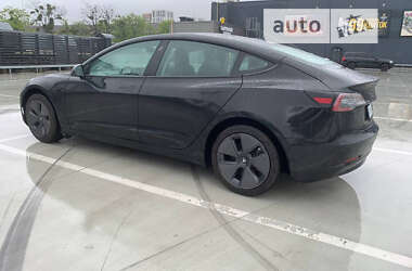Седан Tesla Model 3 2021 в Киеве
