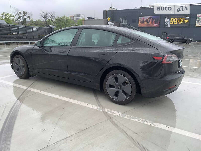 Седан Tesla Model 3 2021 в Киеве