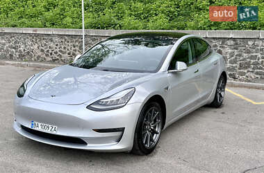 Седан Tesla Model 3 2018 в Києві