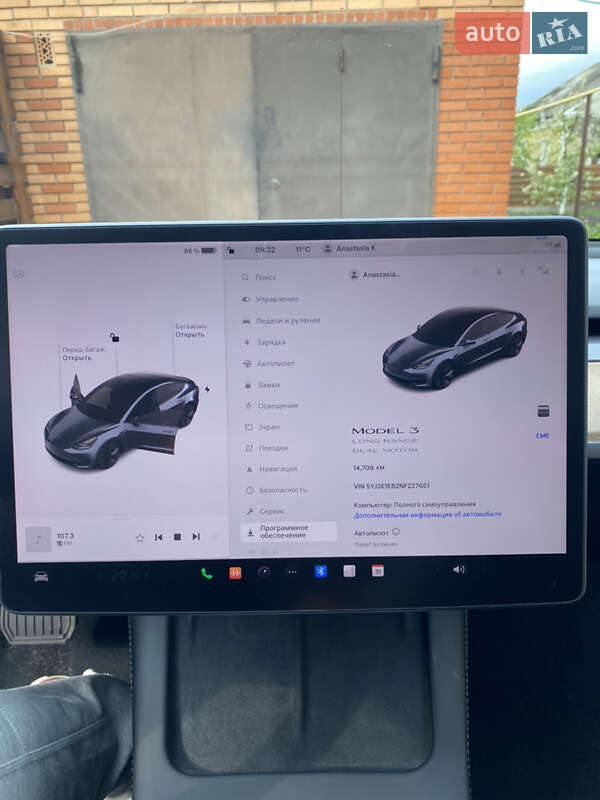 Седан Tesla Model 3 2022 в Ромнах