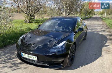 Седан Tesla Model 3 2021 в Рівному