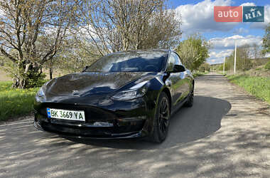 Седан Tesla Model 3 2021 в Рівному
