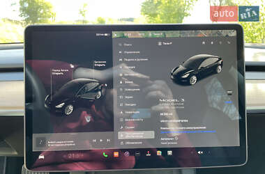 Седан Tesla Model 3 2021 в Рівному