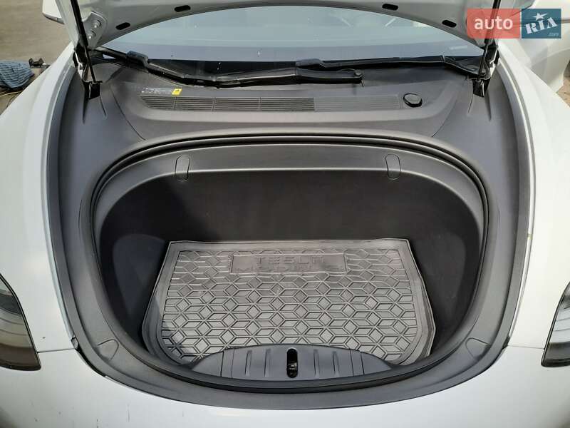 Седан Tesla Model 3 2018 в Запорожье