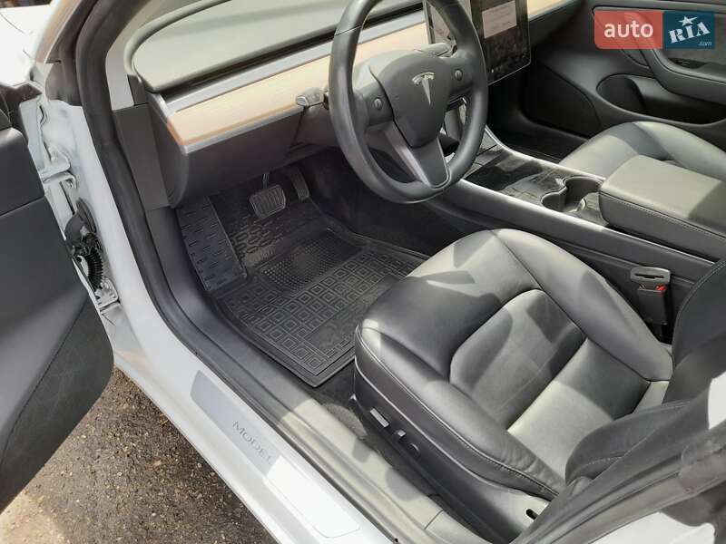 Седан Tesla Model 3 2018 в Запорожье