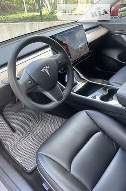 Седан Tesla Model 3 2020 в Дрогобичі