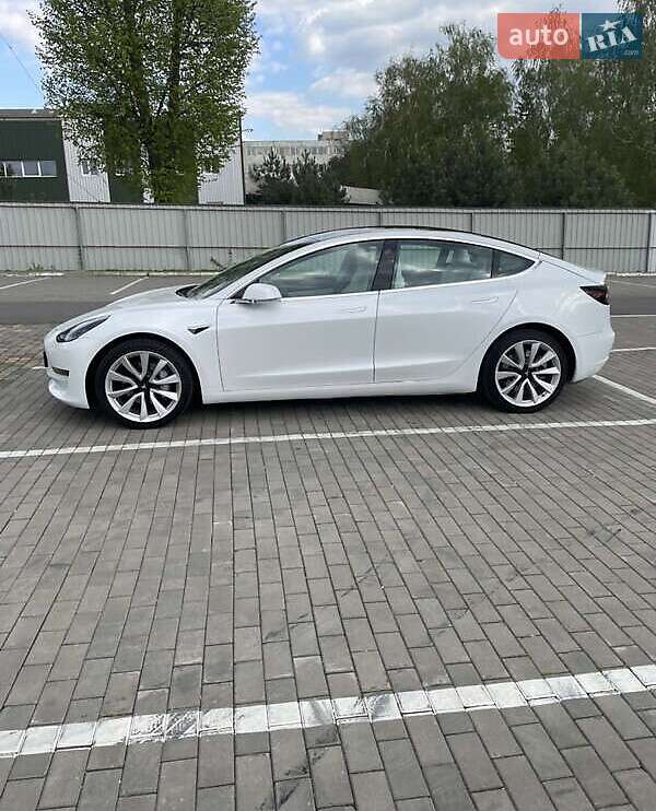 Седан Tesla Model 3 2020 в Киеве фото 4 Седан Tesla Model 3 2020 в Киеве