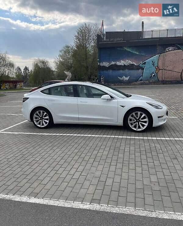 Седан Tesla Model 3 2020 в Киеве фото 12 Седан Tesla Model 3 2020 в Киеве