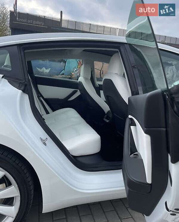 Седан Tesla Model 3 2020 в Киеве фото 18 Седан Tesla Model 3 2020 в Киеве
