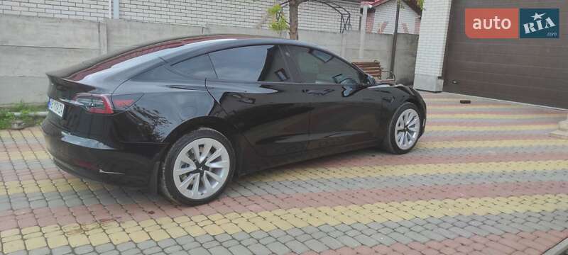 Седан Tesla Model 3 2021 в Виннице