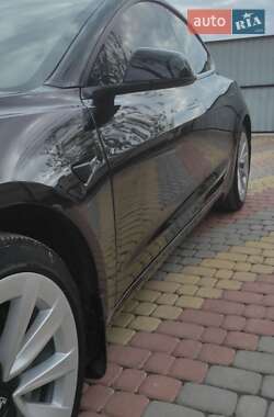 Седан Tesla Model 3 2021 в Виннице