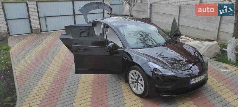 Седан Tesla Model 3 2021 в Виннице