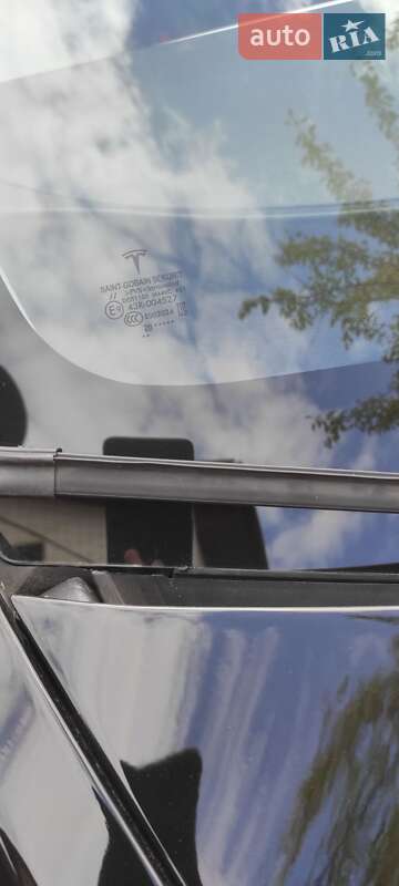 Седан Tesla Model 3 2021 в Виннице