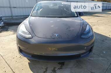 Седан Tesla Model 3 2023 в Ужгороде