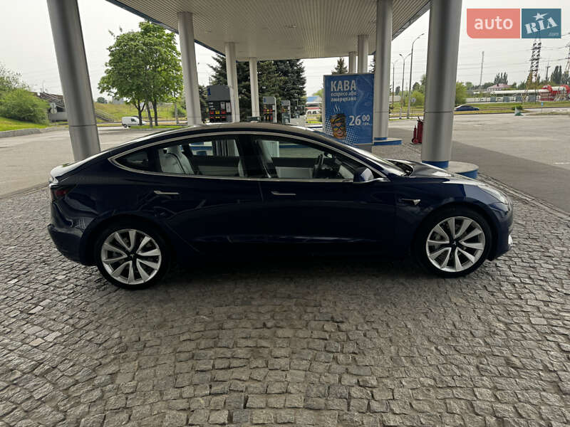 Седан Tesla Model 3 2018 в Днепре