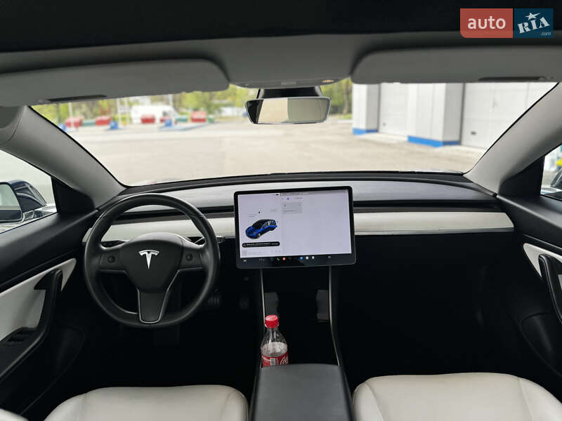 Седан Tesla Model 3 2018 в Днепре