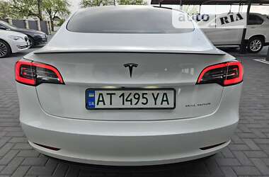 Седан Tesla Model 3 2021 в Коломиї