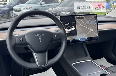 Седан Tesla Model 3 2021 в Києві