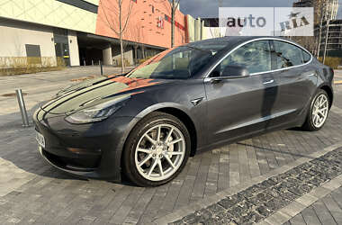 Седан Tesla Model 3 2018 в Киеве