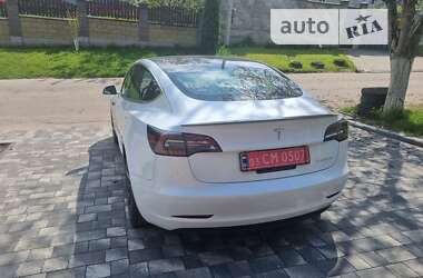 Седан Tesla Model 3 2020 в Рівному