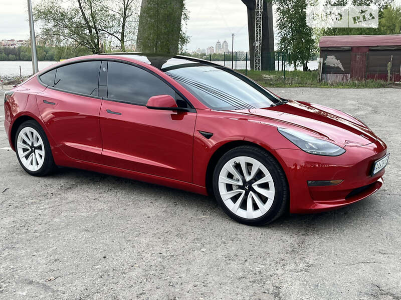 Седан Tesla Model 3 2022 в Києві