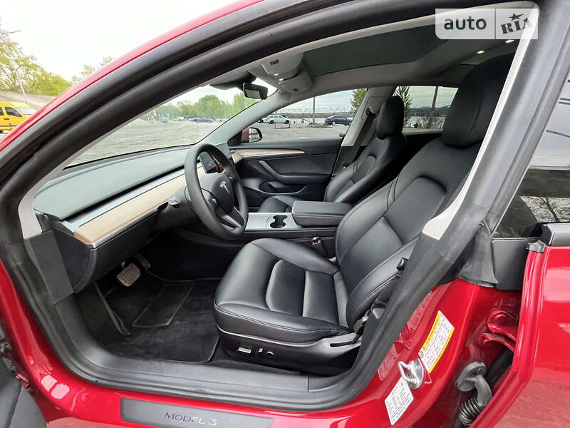 Седан Tesla Model 3 2022 в Києві
