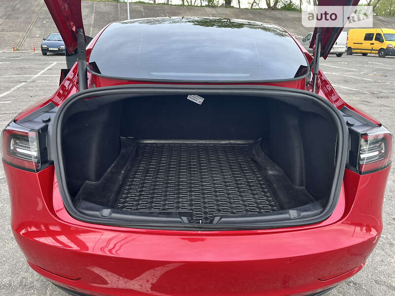 Седан Tesla Model 3 2022 в Києві
