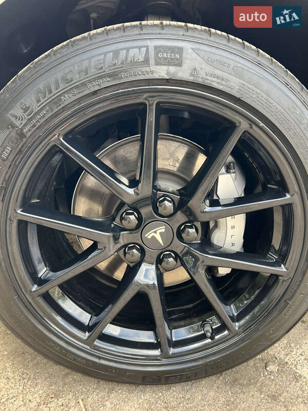 Седан Tesla Model 3 2021 в Одессе