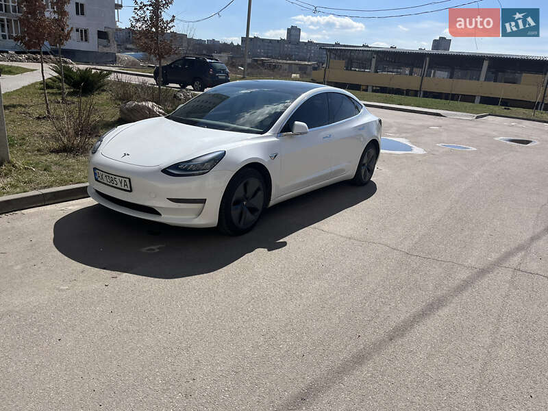 Седан Tesla Model 3 2019 в Харкові