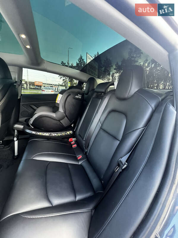 Седан Tesla Model 3 2021 в Києві
