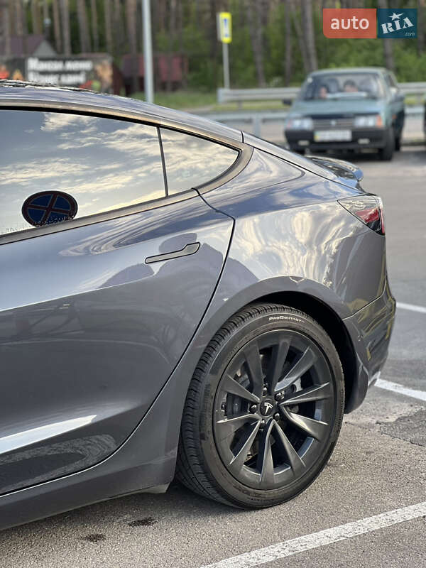 Седан Tesla Model 3 2021 в Києві