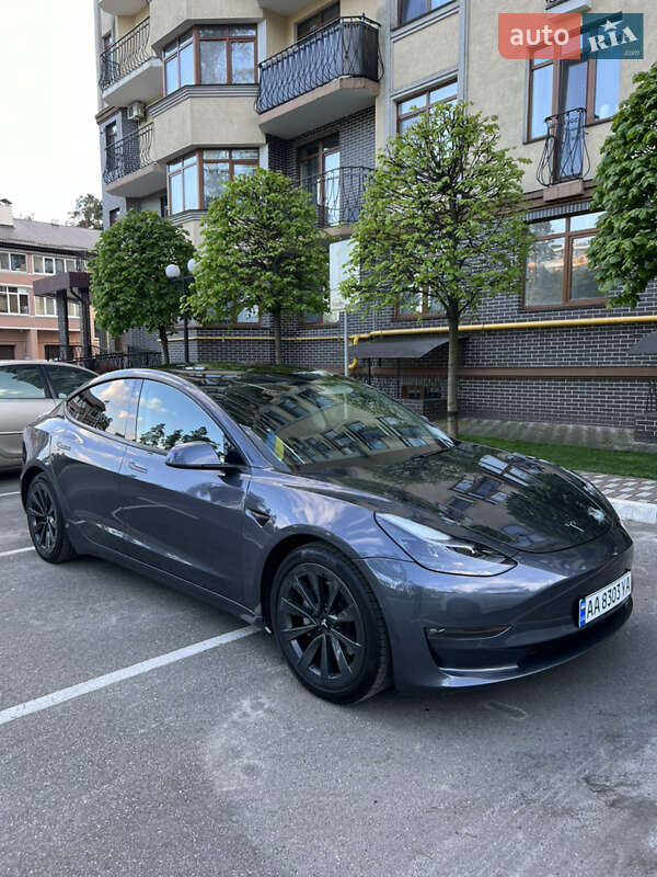 Седан Tesla Model 3 2021 в Києві