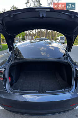 Седан Tesla Model 3 2021 в Киеве