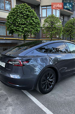 Седан Tesla Model 3 2021 в Киеве