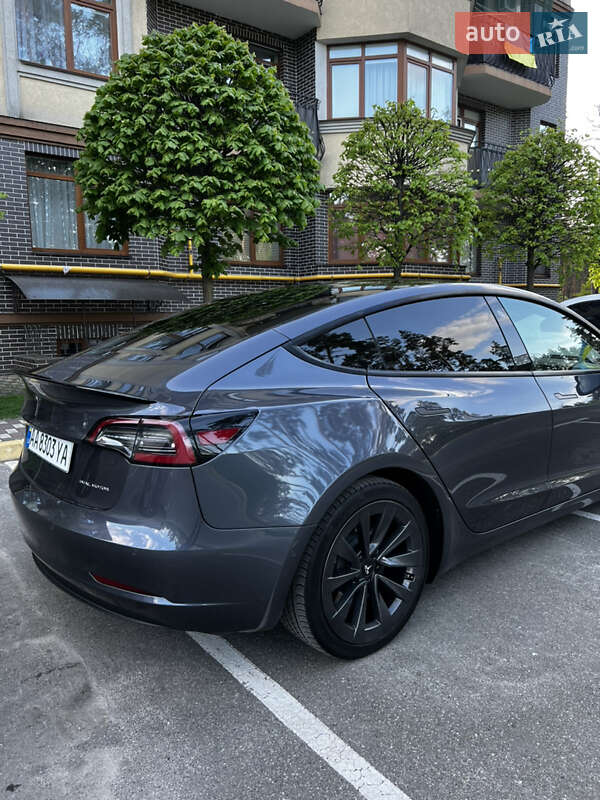 Седан Tesla Model 3 2021 в Києві