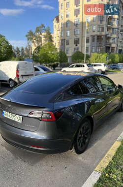 Седан Tesla Model 3 2021 в Киеве