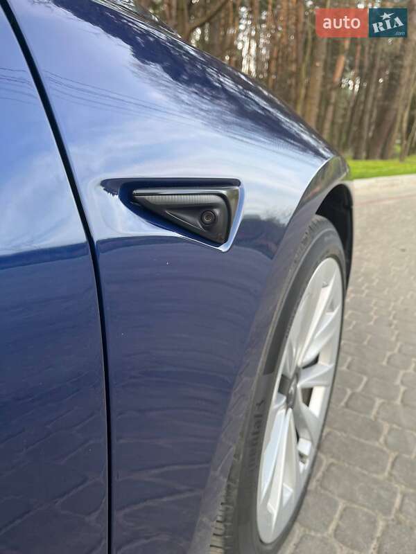 Седан Tesla Model 3 2022 в Львове