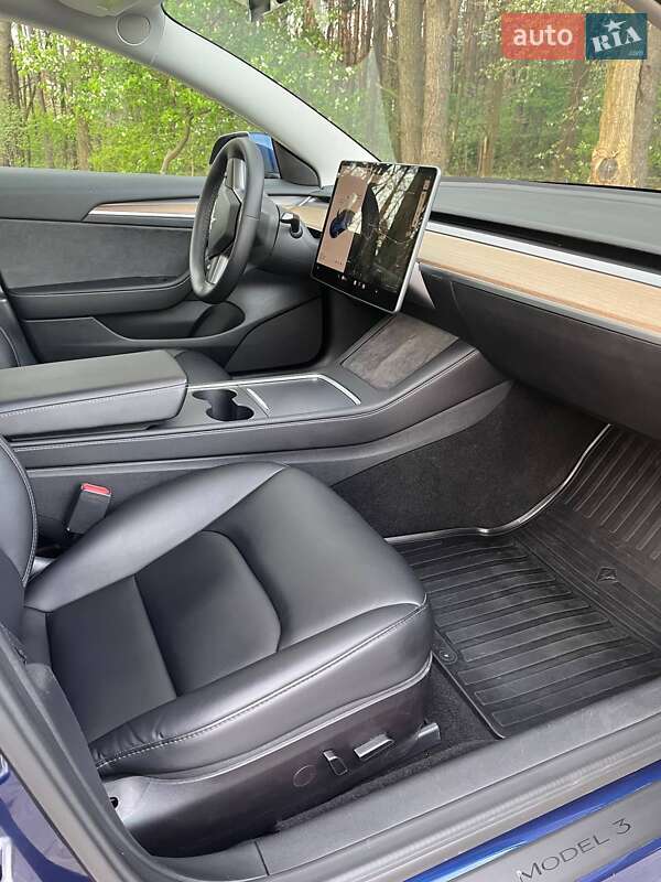 Седан Tesla Model 3 2022 в Львове