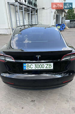 Седан Tesla Model 3 2019 в Львові
