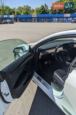 Седан Tesla Model 3 2019 в Киеве