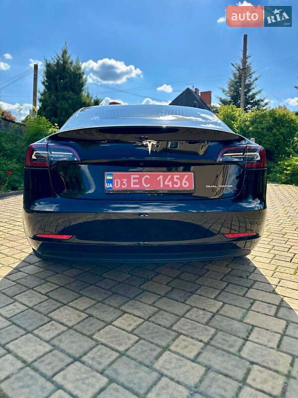 Седан Tesla Model 3 2019 в Рівному