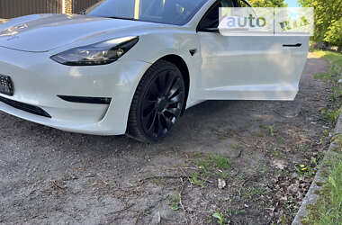 Седан Tesla Model 3 2022 в Виннице