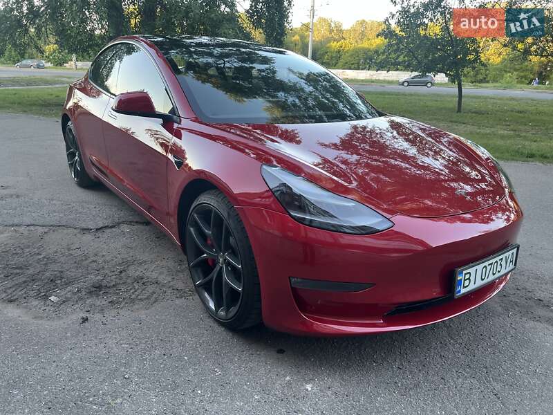 Седан Tesla Model 3 2021 в Полтаві