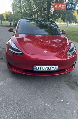 Седан Tesla Model 3 2021 в 
